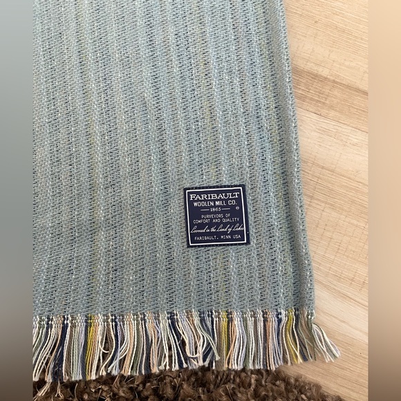 Faribault Woolen mill 100% wool blanket. - Picture 2 of 5